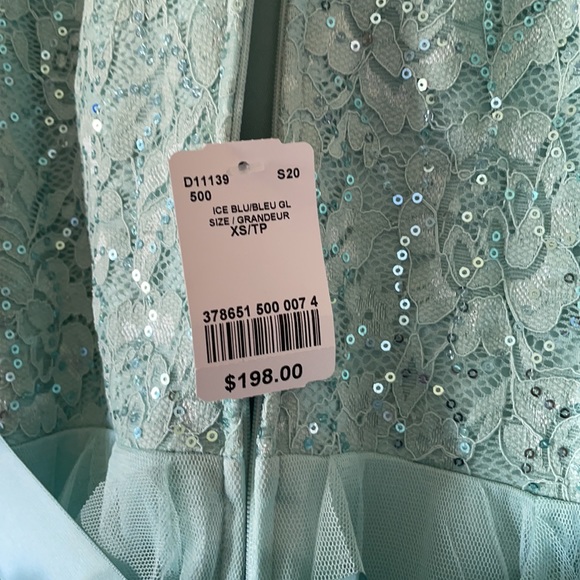 Ladies party dress! - Picture 6 of 6